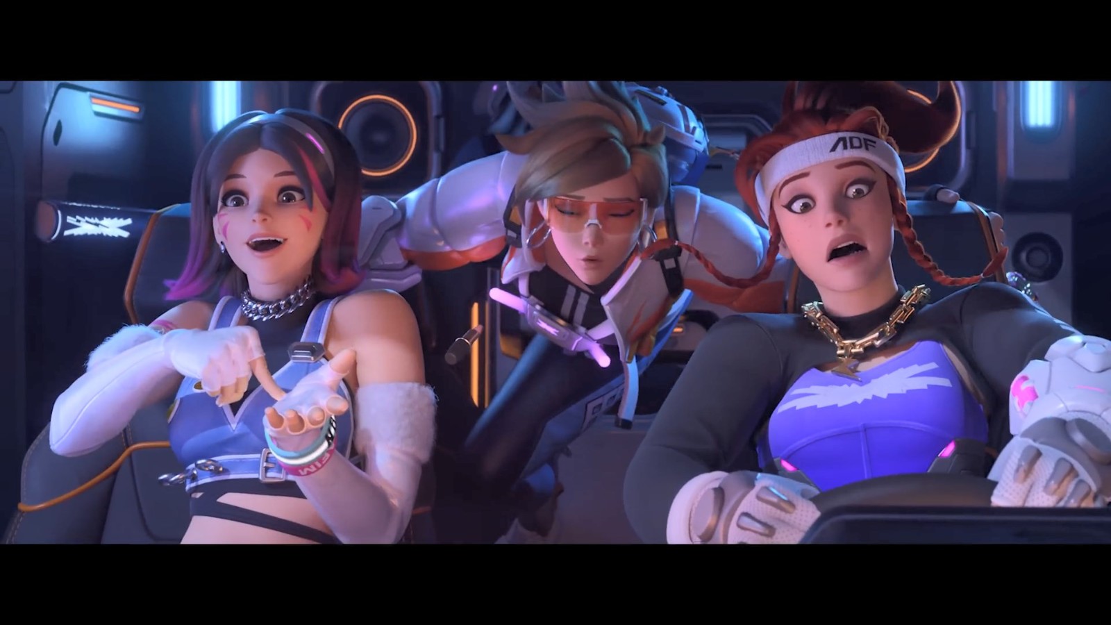 被打花了！泰山34分钟0-3落后梅州，梅州3脚射门打进3球！.