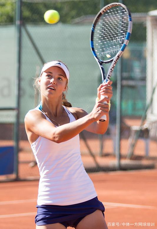 出了强大的 出了强大的